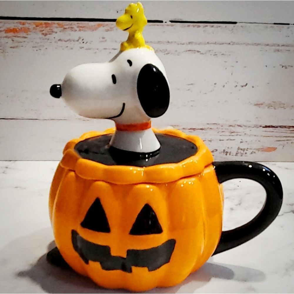 Peanuts Snoopy Figural Jackolantern Lidded Mug